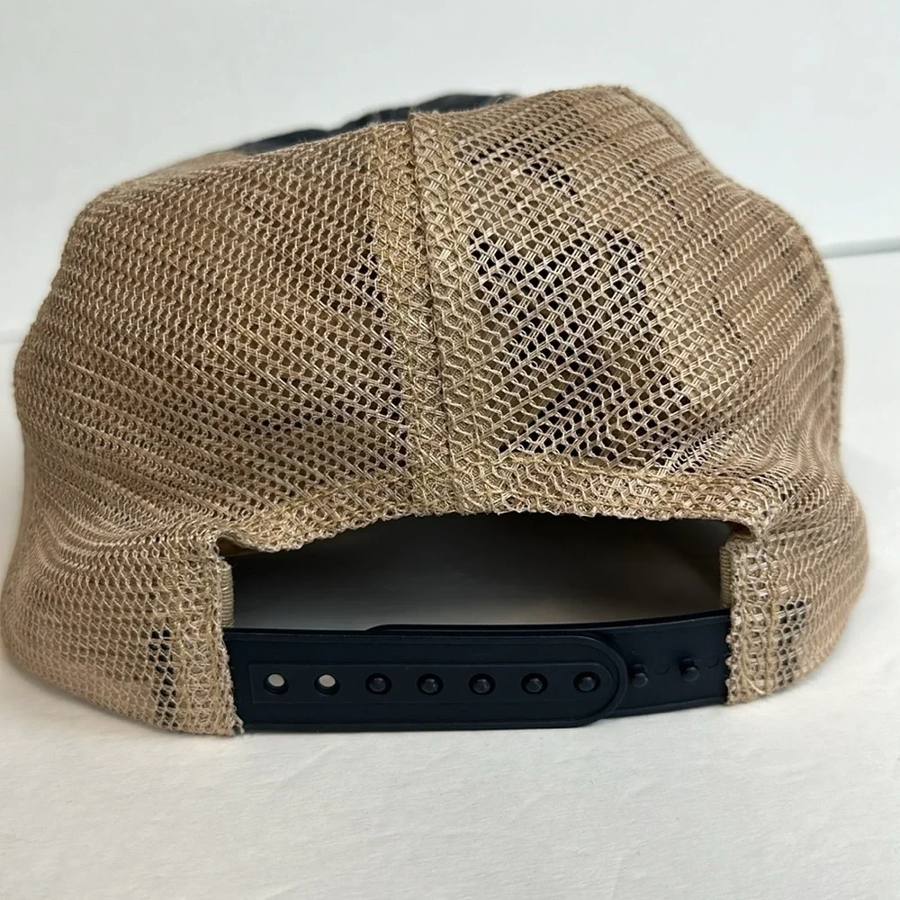 NWOT Techstyles Yosemite Trucker Hat